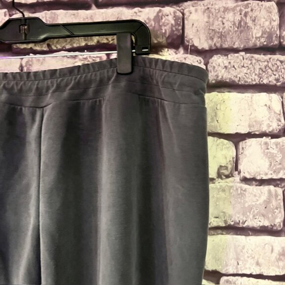 Chico's Zenergy Gray Crop Sweatpants Size XL - Picture 7 of 9